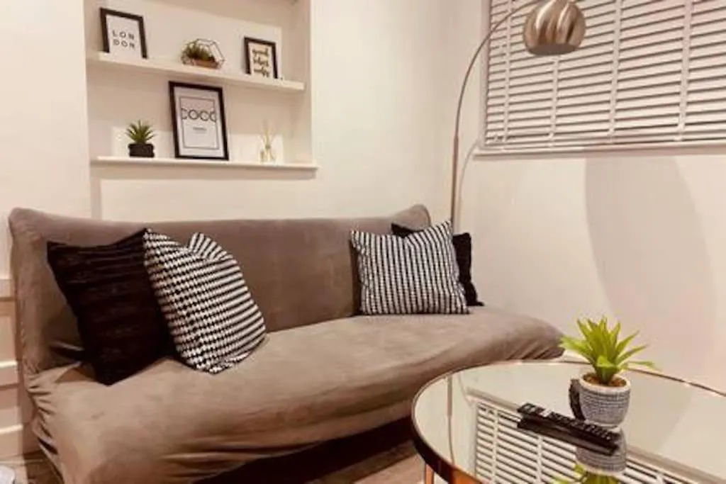 Modern 1 Bed Flat In Hackney With Parking Apartment London